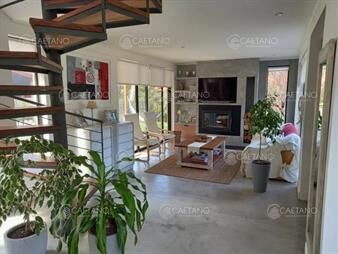 https://www.gallito.com.uy/moderna-casa-de-dos-plantas-en-san-rafael-inmuebles-19032015