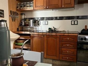 https://www.gallito.com.uy/hermosa-casa-en-atlantida-a-metros-del-mar-apta-para-banco-inmuebles-26386308