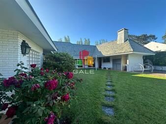 https://web5.gallito.com.uy/hermosa-casa-a-pasos-de-playa-mansa-parada-9-punta-del-e-inmuebles-26503165