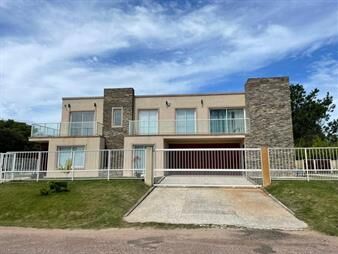 https://www.gallito.com.uy/casa-en-la-barra-inmuebles-24547712
