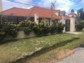 https://www.gallito.com.uy/casa-playa-mansa-inmuebles-24852059