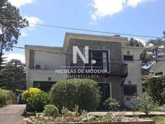 https://web5.gallito.com.uy/en-venta-casa-de-3-dormitorios-en-playa-mansa-punta-del-es-inmuebles-26512130