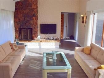 https://web5.gallito.com.uy/casa-en-venta-de-4-dormitorios-en-masa-punta-del-este-inmuebles-19425718
