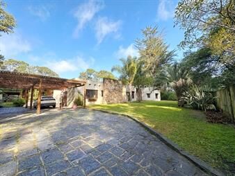 https://web5.gallito.com.uy/hermosa-propiedad-en-venta-de-4-dormitorios-en-zona-lugano-inmuebles-24896733
