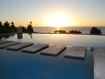 https://web5.gallito.com.uy/hermosa-casa-en-venta-de-3-dormitorios-en-punta-ballena-pu-inmuebles-26076587