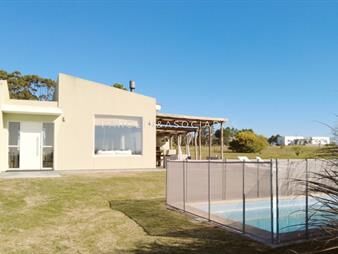 https://www.gallito.com.uy/casa-e-venta-con-3-dormitorios-y-excelentes-vistan-en-el-qu-inmuebles-23272903