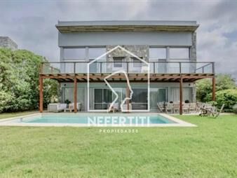 https://www.gallito.com.uy/exclusiva-casa-en-barrio-privado-con-vista-al-mar-inmuebles-24614214