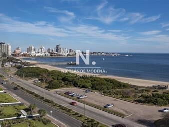 https://web5.gallito.com.uy/torre-de-jerarquia-frente-al-mar-departamento-en-alquiler-inmuebles-25780731