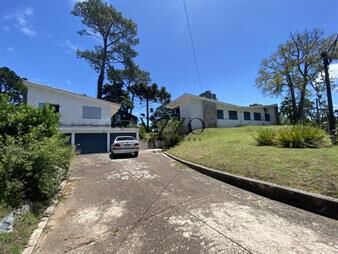 https://web5.gallito.com.uy/gran-propiedad-en-cantegril-a-1-cuadra-de-av-cã³rdoba-inmuebles-25679470