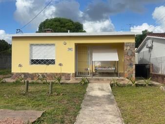 https://www.gallito.com.uy/casa-a-la-venta-en-barrio-lezica-gran-terreno-inmuebles-26627538