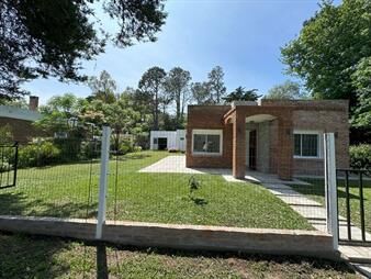 https://web5.gallito.com.uy/casa-con-barbacoa-en-venta-en-balneario-los-pinos-inmuebles-26212729