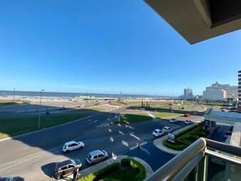 https://www.gallito.com.uy/apartamento-en-venta-torre-imperiale-i-punta-del-este-inmuebles-24712898