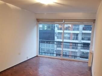 https://web5.gallito.com.uy/departamento-en-piso-medio-proximo-a-shopping-punta-carret-inmuebles-23926842
