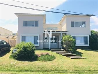 https://web5.gallito.com.uy/hermosa-casa-con-vista-al-mar-inmuebles-25035420