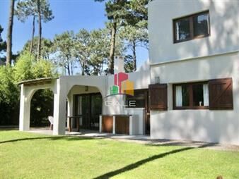 https://web5.gallito.com.uy/casa-en-pinares-totalmente-reciclada-inmuebles-22779003
