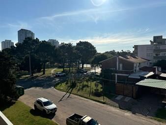 https://www.gallito.com.uy/apartamento-en-punta-del-este-2-dormitorios-y-garaje-inmuebles-26212304