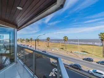 https://web5.gallito.com.uy/venta-rbla-punta-carretas-3-y-servicio-doble-gge-inmuebles-26677192
