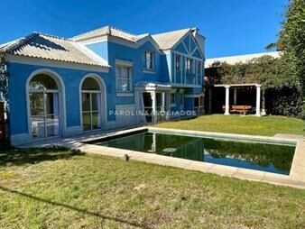 https://www.gallito.com.uy/casa-en-venta-en-manantiales-4-dormitorios-punta-del-este-inmuebles-18685595