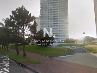 https://web5.gallito.com.uy/vende-apartamento-de-2-dormitorios-en-lincon-center-playa-inmuebles-26690817