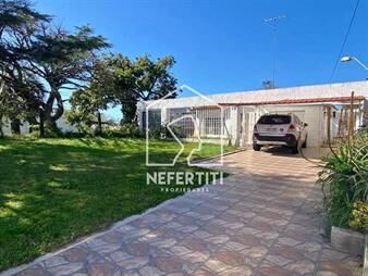 https://www.gallito.com.uy/casa-de-2-dormitorios-2-monoambientes-en-un-mismo-padrã³n-inmuebles-26691288