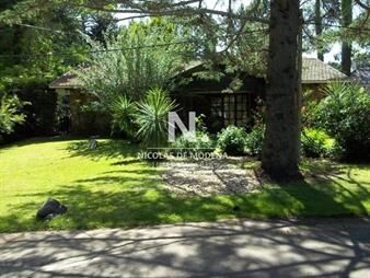 https://web5.gallito.com.uy/chalet-de-4-dormitorios-en-venta-en-playa-mansa-inmuebles-23377960