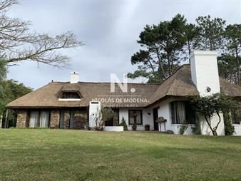 https://www.gallito.com.uy/alquila-casa-de-3-dormitorios-en-golf-con-jardin-inmuebles-26055483