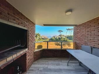 https://web5.gallito.com.uy/apartamento-en-mansa-con-parrillero-3-dormitorios-mas-dep-inmuebles-25786920