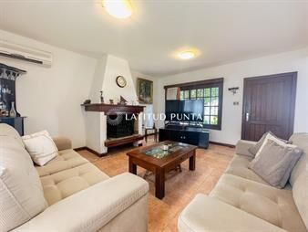 https://web5.gallito.com.uy/mansa-casa-de-4-dormitorios-inmuebles-24726495