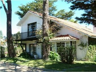 https://web5.gallito.com.uy/venta-casa-en-punta-del-este-4-dormitorios-y-gran-jardã­n-inmuebles-23392995