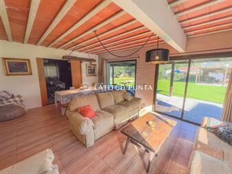 https://www.gallito.com.uy/casa-en-barrio-cã³rdoba-5-dormitorios-inmuebles-25669785