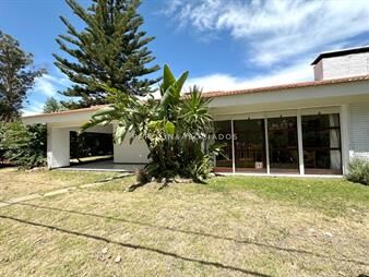 https://web5.gallito.com.uy/casa-a-la-venta-en-playa-mansa-inmuebles-26633082