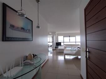 https://web5.gallito.com.uy/apartamento-en-venta-sobre-playa-mansa-inmuebles-25924432