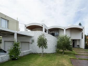 https://web5.gallito.com.uy/hermosa-casa-en-venta-zona-penã­nsula-punta-del-este-inmuebles-20628375
