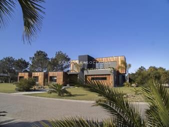 https://web5.gallito.com.uy/hermosa-casa-en-venta-de-4-dormitorios-en-laguna-escondida-inmuebles-25748954
