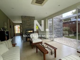 https://web5.gallito.com.uy/mansa-muy-buena-casa-de-3-dormitorios-en-venta-inmuebles-25043057