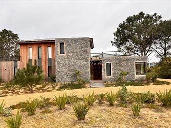 https://web5.gallito.com.uy/casa-en-venta-de-4-dormitorios-en-laguna-escondida-inmuebles-26809160