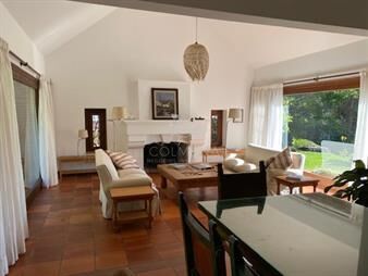https://www.gallito.com.uy/espectacular-casa-en-zona-san-rafael-consulte-inmuebles-26813476