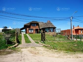 https://www.gallito.com.uy/venta-casa-3-dormitorios-manantiales-el-chorro-inmuebles-25654281