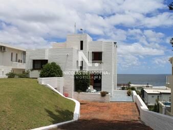 https://www.gallito.com.uy/casa-de-5-dormitorios-en-alquiler-en-punta-bellena-inmuebles-25595653