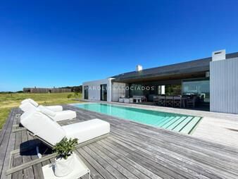 https://web5.gallito.com.uy/casa-en-venta-de-4-dormitorios-en-la-bonita-josã©-ignacio-inmuebles-26818530