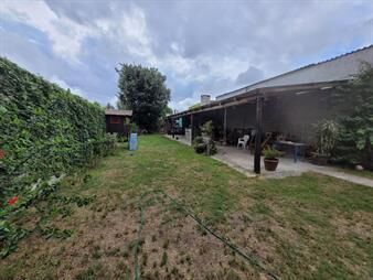 https://web5.gallito.com.uy/casa-con-gran-potencial-cochera-fondo-bbcoa-sobre-aveni-inmuebles-26831597