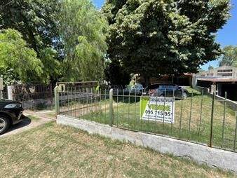https://web5.gallito.com.uy/casa-con-terreno-y-garaje-para-varios-autos-bauza-esq-l-b-inmuebles-26831737