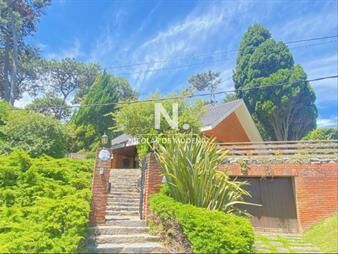 https://web5.gallito.com.uy/vende-casa-en-punta-del-este-de-4-dormitorios-inmuebles-26012630