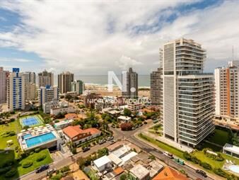 https://web5.gallito.com.uy/penthouse-torre-con-amenities-chiverta-mansa-inmuebles-23505539