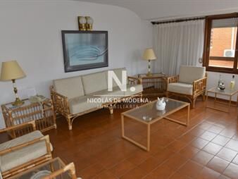 https://web5.gallito.com.uy/amplia-planta-departamento-de-4-dorm-dep-en-venta-en-pe-inmuebles-25042611