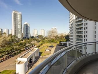 https://web5.gallito.com.uy/venta-apartamento-3-dormitorios-y-dependencia-en-ocean-driv-inmuebles-26212076