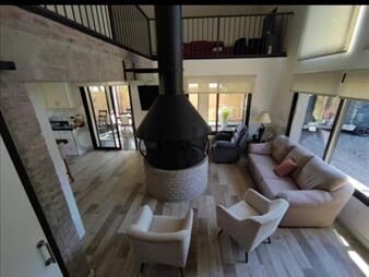https://www.gallito.com.uy/venta-de-espectacular-casa-a-metros-del-mar-en-la-flores-inmuebles-26574766
