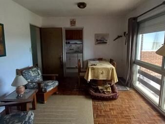 https://web5.gallito.com.uy/apartamento-maldonado-2-dormitorios-y-garaje-inmuebles-26172943