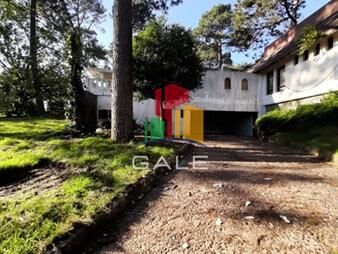 https://web5.gallito.com.uy/espectacular-mansiã³n-en-cantegril-inmuebles-23373606