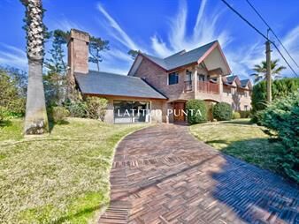https://web5.gallito.com.uy/mansa-hermosa-casa-a-100-mts-del-mar-inmuebles-26845492